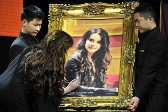 莎拉•布萊曼為英國(guó)倫敦華彬10 Trinity Square代言