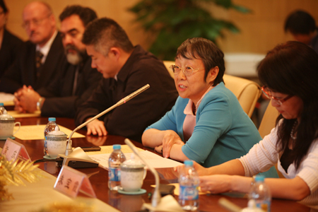 北京外國語大學《中國日報》特色課程專家聘任儀式在北京外國語大學成功舉行