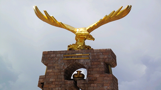 瀾滄江源頭天津廣場(組圖)