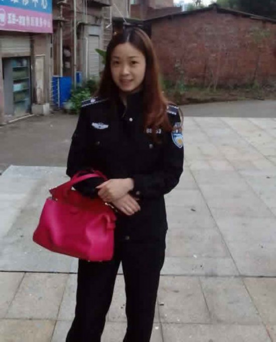 四川安岳女神城管熊朝蓉生活照曝光