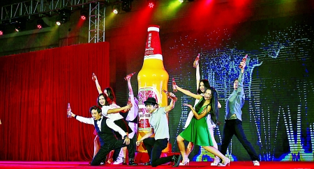 重慶啤酒換裝 新“代言人”是火鍋