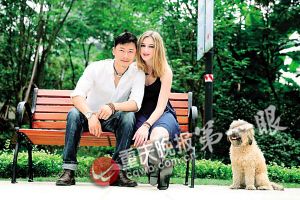 為她拎包 煮小面 重慶男人浪漫起來法國女神都擋不住