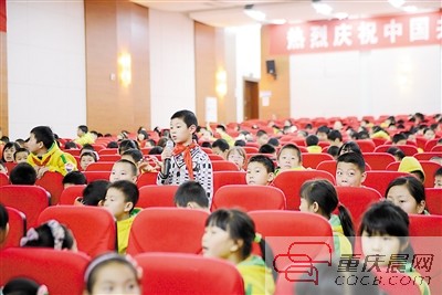 《星際穿越》在重慶火了 普通小學生和專家各有見解