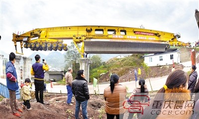 渝萬高鐵第一吊成功 2016年通車萬州1小時到重慶主城