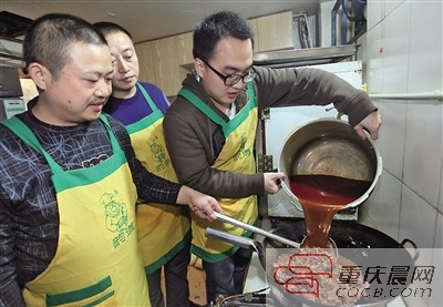 人大畢業年薪40萬 重慶小伙北京辭職回渝學做小面！