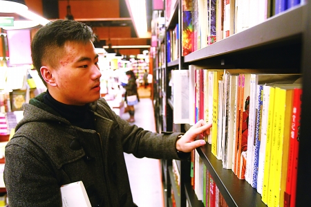 學霸哪家強?看學霸到重慶 90后精通2門外語4年游8國