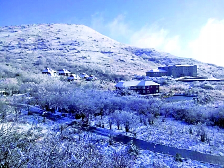 重慶冬季賞雪路線出爐 多地冰雪節將啟動住宿略緊張