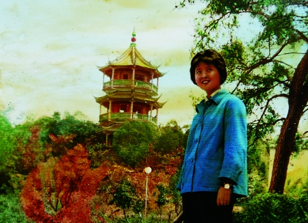 重慶P圖大媽是達人 黑白照P成彩照全是手工不用電腦