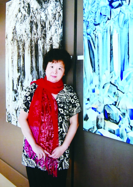 重慶P圖大媽是達人 黑白照P成彩照全是手工不用電腦