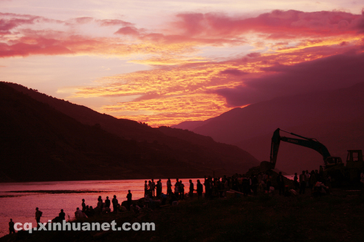 重慶霞光映紅神女之鄉(xiāng)攝影者追逐