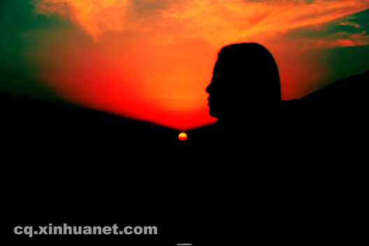 重慶霞光映紅神女之鄉(xiāng)攝影者追逐