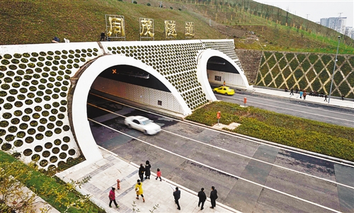 同茂隧道通車 中央公園到機(jī)場開車只需8分鐘