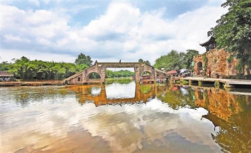 首屆重慶鎮長年會舉行 60個最美小城鎮“出爐”