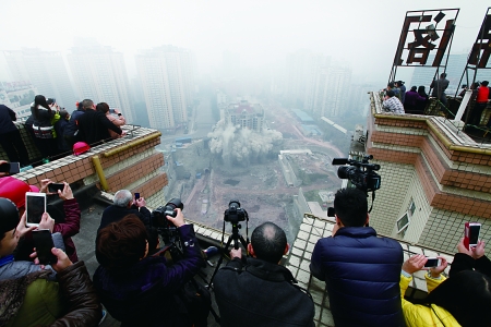 4秒擺平22層大樓！沙坪壩“加蓋”新節(jié)奏