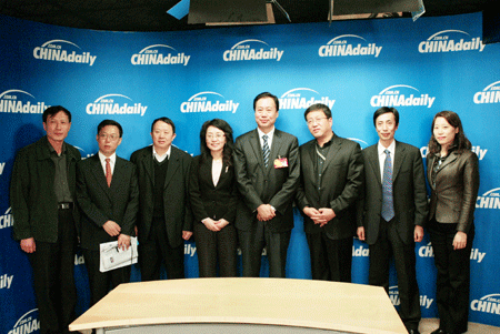 大連市委書記夏德仁作客中國日報網