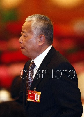 全國政協(xié)委員顏延齡在兩會上