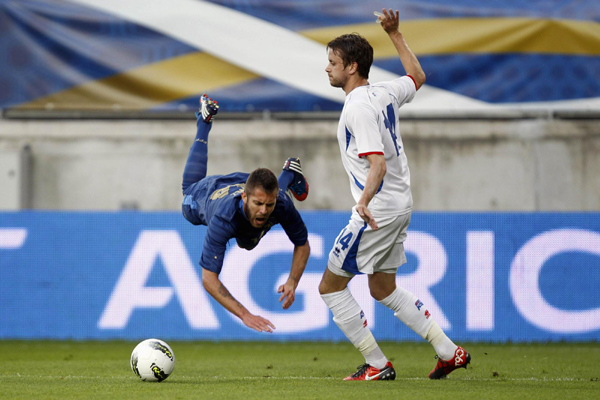 熱身賽：法國(guó)險(xiǎn)勝冰島