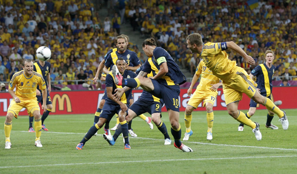 歐洲杯：伊布破僵局舍瓦連扳兩球 烏克蘭2:1逆轉瑞典