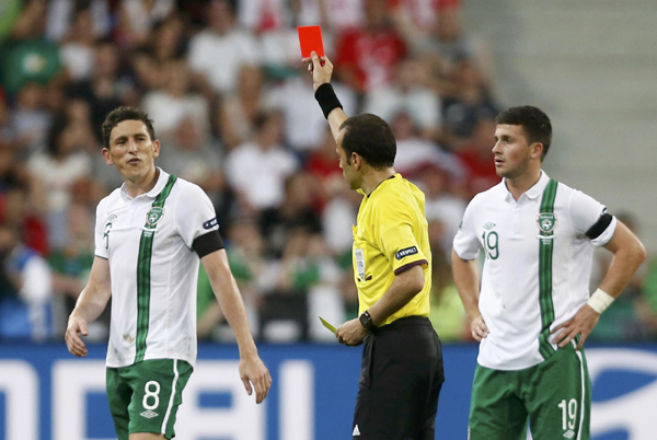 歐洲杯：巴洛特利神奇進球 意大利2:0勝愛爾蘭出線