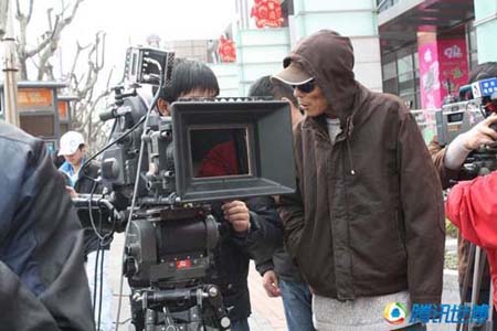 世博志愿者之歌MV開拍 譚晶現場演京劇