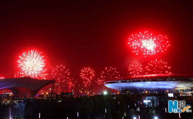 世博開幕式煙花表演彩排 氣勢恢弘