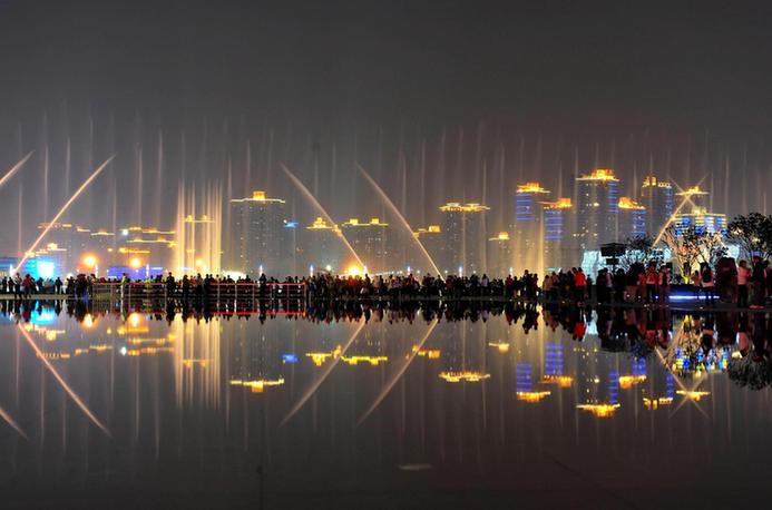 世博園夜色 有水更靈動