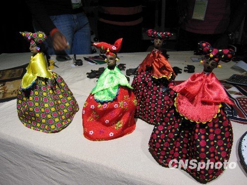 外國國家館館長看世博：中國游客讓人感動(組圖)