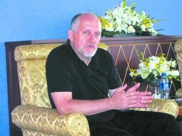 沙特館設計師否認沙特館排隊長是因容量太小