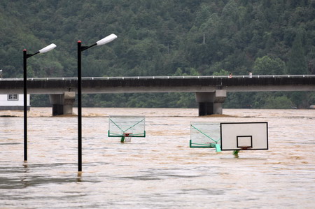 持續強降雨引發洪澇災害