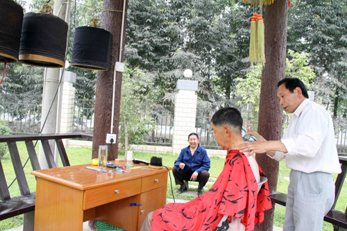 龍巖革命老區援建四川隆豐敬老院兼顧社會養老