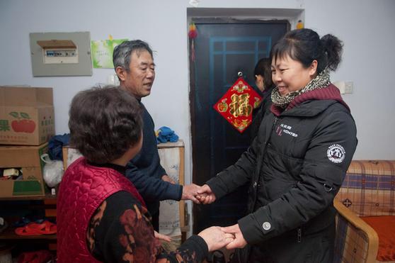 “代理兒女”讓城市“空巢老人”不再孤單