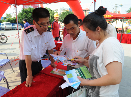 翔安區開展食品安全、節能減排宣傳活動