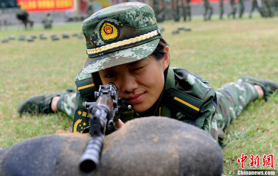 福建新“警花”接受訓練 曾參加世界小姐比賽