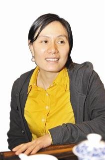 人大代表最美洗腳妹劉麗回廈 想找個(gè)教師當(dāng)老公