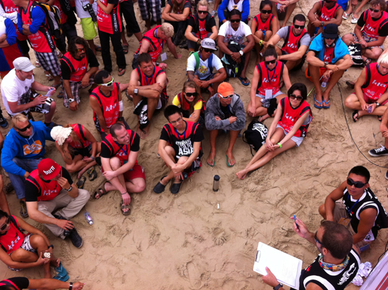 2013年風(fēng)箏沖浪亞洲巡回賽今日開(kāi)幕 各國(guó)高手齊聚平潭追風(fēng)踏浪