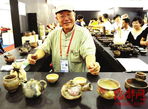 海交會一天涌入10萬人 美食、新奇日用品熱賣
