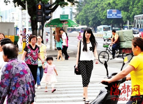 福州不少市民理直氣壯闖紅燈:等警察罰款再說(組圖)