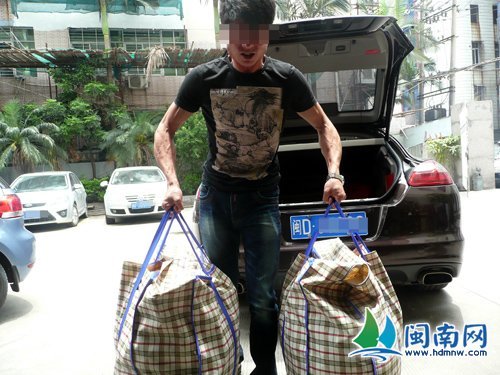 律師為證明一筆599萬(wàn)現(xiàn)金糾紛 帶600萬(wàn)冥幣上庭