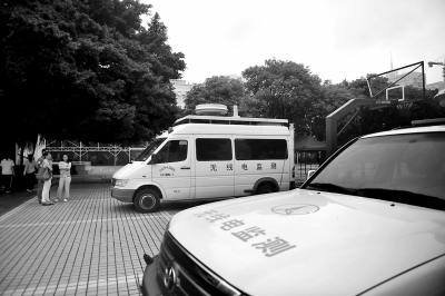 福建今年高考“安檢”“史上最嚴” 測口袋測耳朵