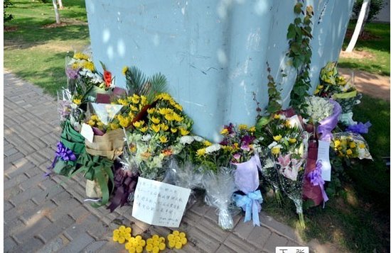 廈門市民前往事發地自發哀悼 8學生仍失蹤