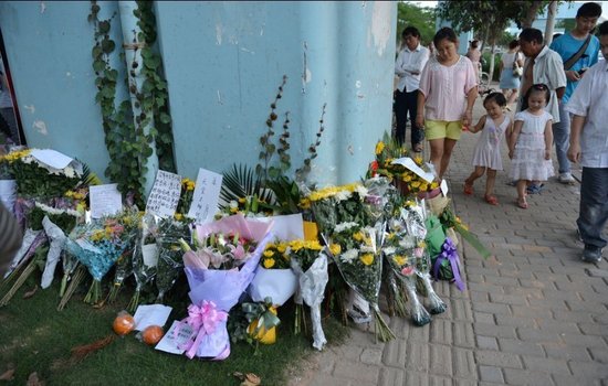 廈門市民前往事發地自發哀悼 8學生仍失蹤