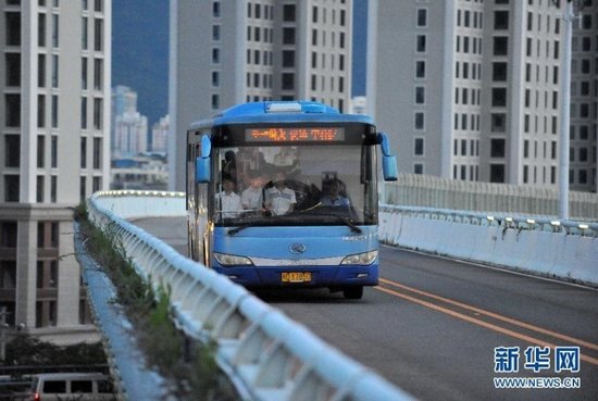 廈門市民前往事發地自發哀悼 8學生仍失蹤