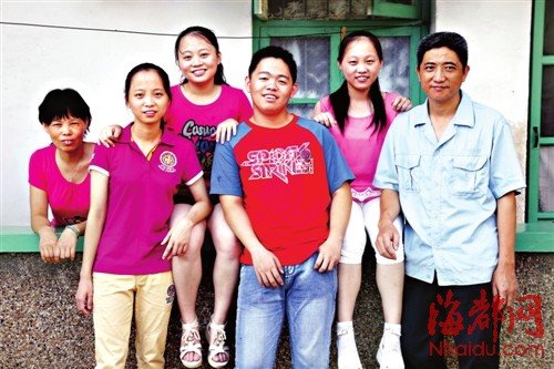 閩四胞胎齊上本科線 父母為巨額學(xué)費愁煞