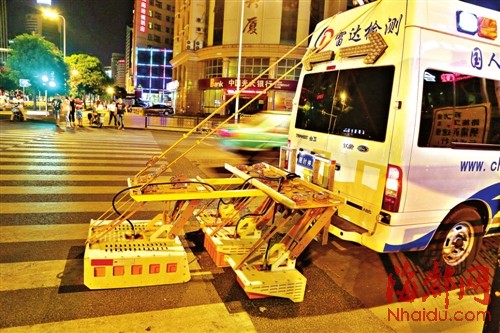 福州道路集體做“B超” 地下管線、塌陷一目了然