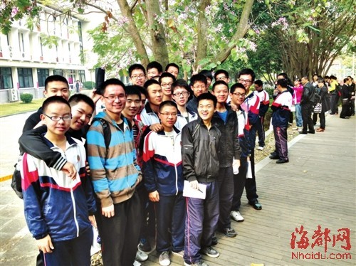 福建三狀元全進清華 部分本一批高校公布投檔線