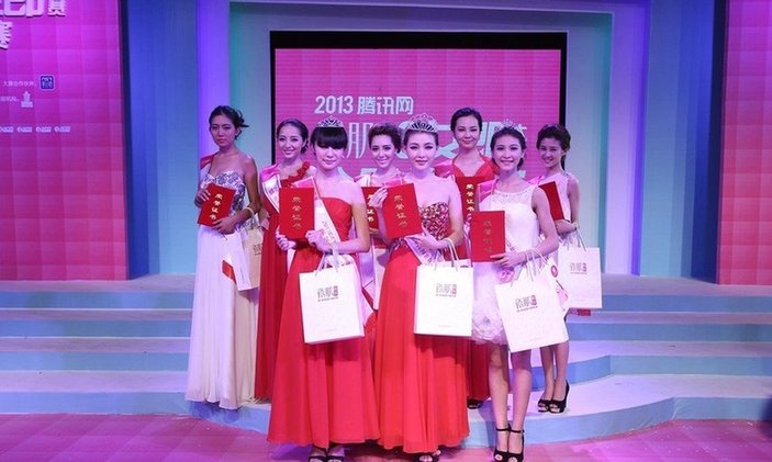 S女郎全國(guó)賽性感閉幕 福建美女獲最Sunny獎(jiǎng)