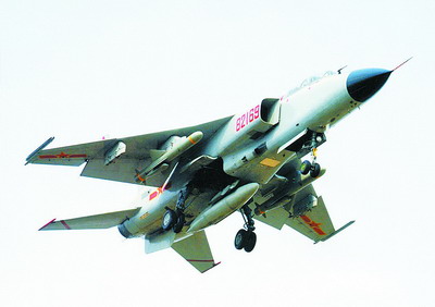 “飛豹”總設計師陳一堅回廈大當教授 請學生“開炮”