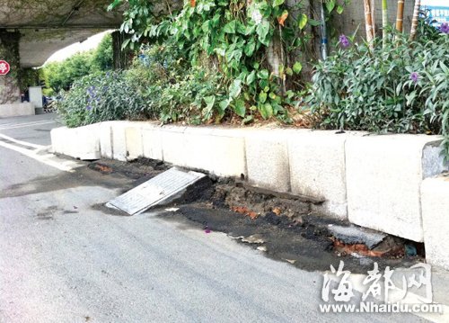 福州二環路工業路 高架橋橋墩旁路面下沉開裂