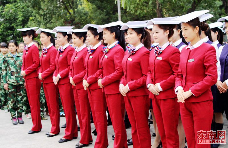 廈深鐵路即將開(kāi)通 美麗“動(dòng)姐”練兵忙（組圖）