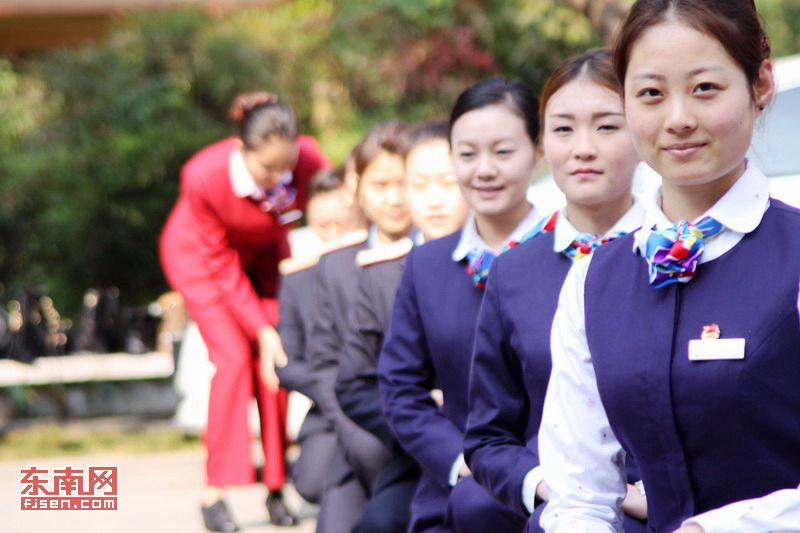 廈深鐵路即將開通 美麗“動姐”練兵忙（組圖）